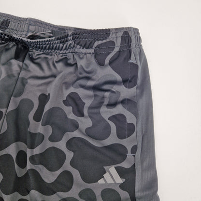 Adidas J TR-ES AOP SH kurze Hose Shorts
